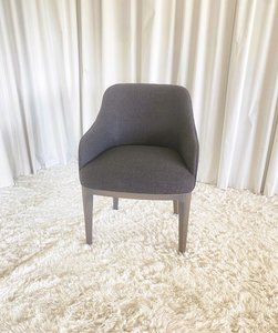 James Chair with wooden plinth - Modern Chair