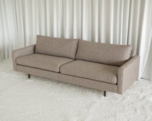 Products: Como Settee - Modern Chair