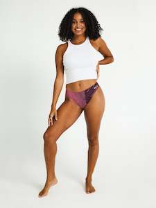 Perspiration: Puma X Modibodi Seamfree Active Printed Thong Light-Moderate Flame Haze Pink