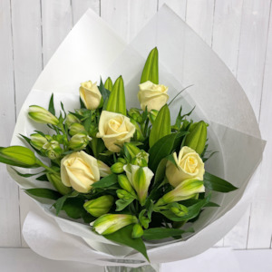 Adorable Easter Bundles: Lily & Pastel Rose Bouquet