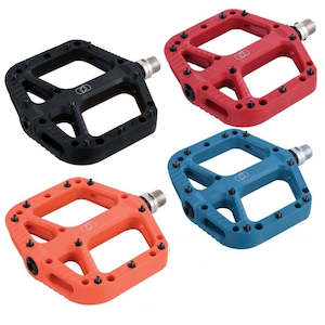Pedals: Oxford Loam 20 Nylon Flat Pedals