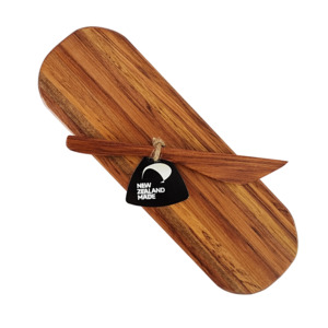 Small Rimu Cheeseboard & Knife