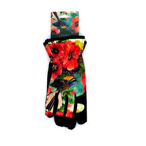 Gifts For Mum: NZ Artwork Garden Gloves Fantail