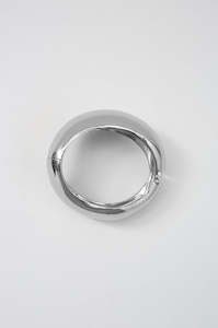 bracelet: ample bracelet / silver