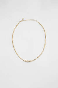 Necklaces: hail necklace / gold