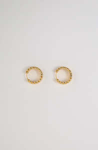 Earrings: pillar earring / gold