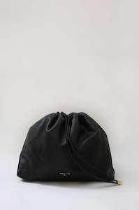 Bags: drawn shoulder bag / black