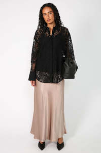 border lace shirt / black lace