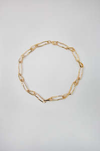 Jewellery: twist chain necklace / gold