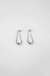 Jewellery: spate earring / silver