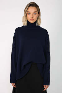 Knitwear: batched sweater / bright navy
