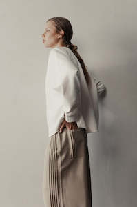 stand sweat / warm white