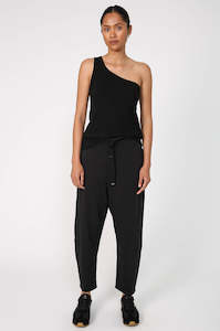 Under 50: one shoulder tank / black