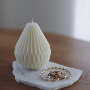 Teddy Candle Collection: Pear candle - white