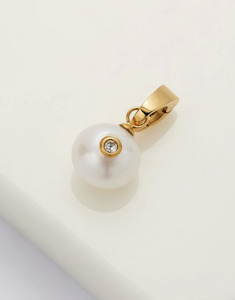 Jewellery/Necklaces: Pearl & Crystal Charm