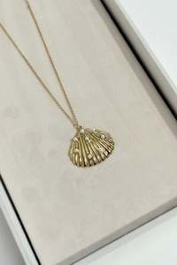 Scallop Shell Necklace - Gold