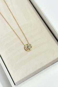 Jewellery: Compass Necklace - Gold