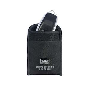 Essentials: O&E SIGNAL BLOCKING KEY POUCH