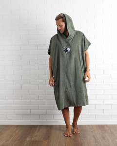 Mens: TOWN & COUNTRY OG HOODED TOWEL - MILITARY