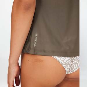 Wetsuits: O'NEILL SALINA SS SURF TEE - DUNE