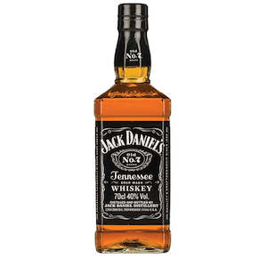 Bourbon: Jack Daniel's Black Label Tennesee Whiskey 700ml
