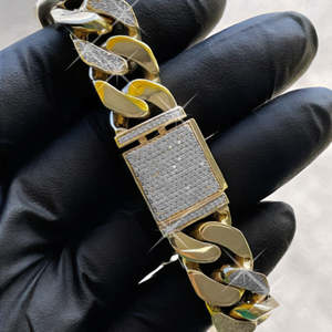 Frosted Bracelet 9ct Gold with diamonds ❄️