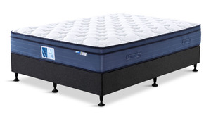 Bedroom Furniture: Queen Bed Ensemble