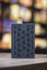 Classic Fiction: Dracula (Clothbound)