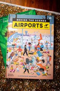 Childrens Non Fiction: Airports: Behind the Scenes