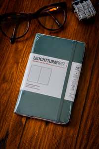 Leuchtturm1917: A6 Pocket - Forest Green Dotted