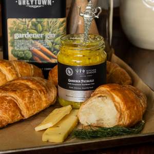 Cookbooks Food Beverages: Gardener Piccalilli with Gardener Gin