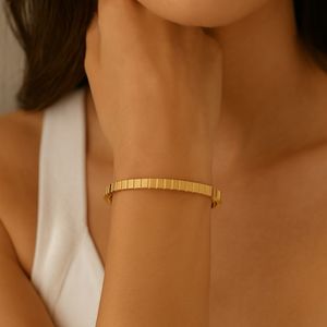 Products: Gold Bangle – Elegant Statement Bracelet NZ
