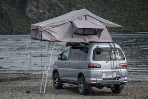 Rooftop Tents: Roof Top Tent - Explorer Plus Edition
