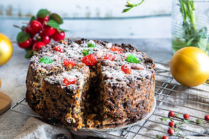 Products: Christmas Cake Medium - Mummys Yummys