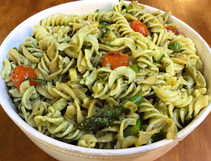 Pasta Pesto Salad www.munchpalmy.net