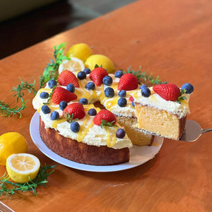 Products: Lemon Sour Cream Cake 23cm www.munchpalmy.net