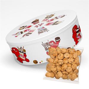 Freakshake Round Tin with 275g Chocolate Chip Bite Size Cookies