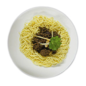 CHILLY CORNED BEEF WITH EGG NOODLES(FROZEN). - Muscle Chow