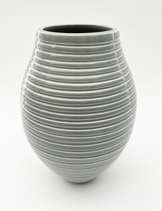 #25-30 GREY GROOVED VESSEL