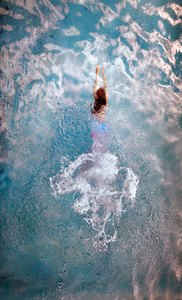Splash 21 Mar 17 Apr 2019: PEARLESCENT SWIMMER, 2018