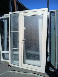 Ext Cream D/G Aluminium Door with Sidelight Musgroves