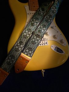Atmos Emerald Guitar Strap Black Leather