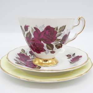Adderley - Red Roses with Pastel Rim - Trio