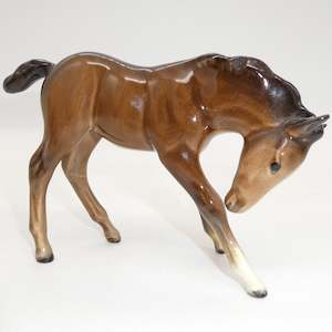 China Brand Beswick England: Beswick - 947 Foal with Head Down - Figurine