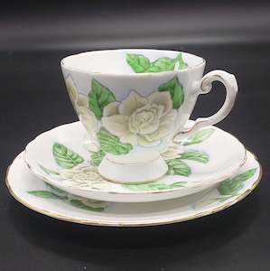 China Brands T: Tuscan - Hawaiian Flowers: Gardenia, C9465 - Trio