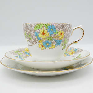 China Brand Grosvenor England: Grosvenor - 9556 Yellow and Blue Flowers - Trio