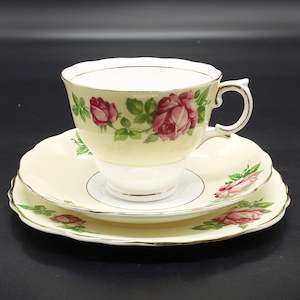 China Brand Colclough England: Colclough - Red Roses on Yellow Band - Trio