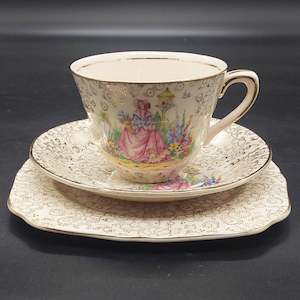 Hollinshead & Kirkham - Crinoline Lady - Pink Dress, 4845 - Trio, Square Side Plate
