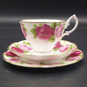 Royal Albert - Old English Rose - Trio, Malvern Cup and Round Side Plate