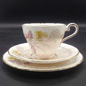 China Brands A: Aynsley - Wayside, C1280 - Trio